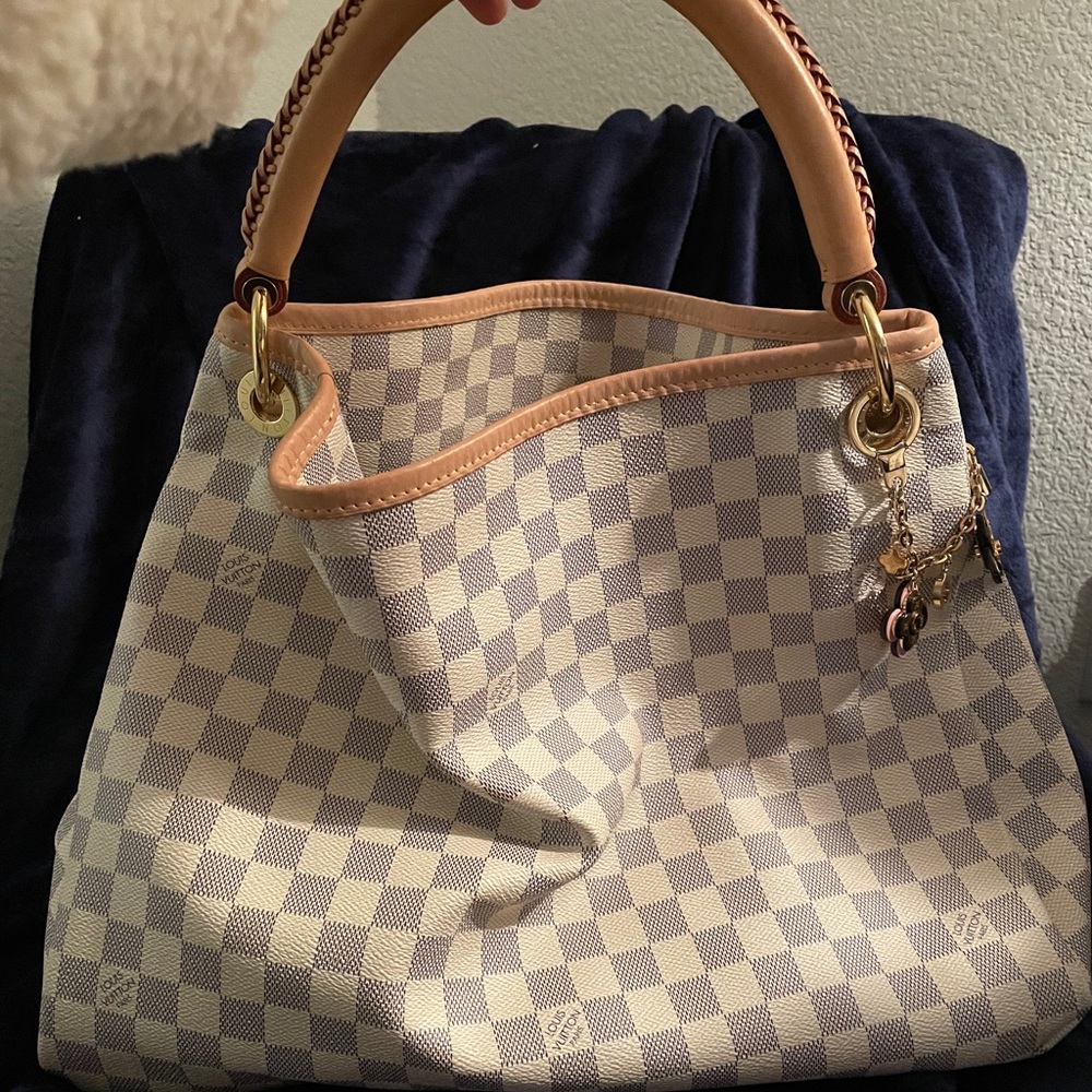 Louis Vuitton Hobo Artsy Damier Azur MM